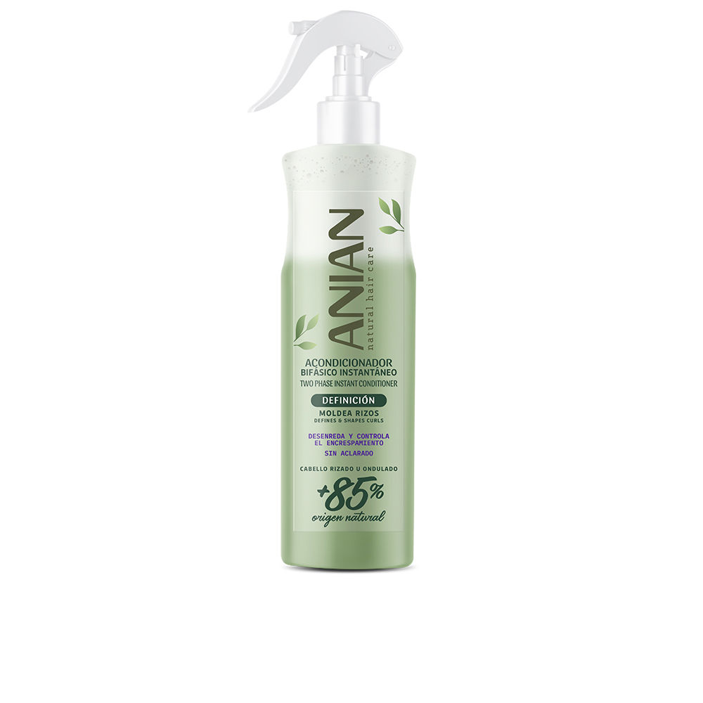 Biphasic Conditioner Shapes Curls