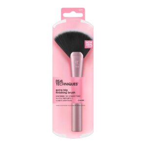 Real Techniques Cheek Extra Big Finishing Brush – powder highlighter or bronzer