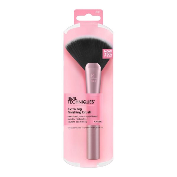 Real Techniques Cheek Extra Big Finishing Brush – powder highlighter or bronzer