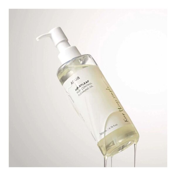 Anua Heartleaf Pore Control Cleansing Oil – blemish-prone skin