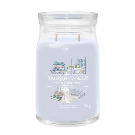 A Calm & Quiet Place Signature Candle 567 g