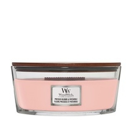 Pressed Blooms & Patchouli Ship crushed flowers and patchouli Scented candle 453.6 g